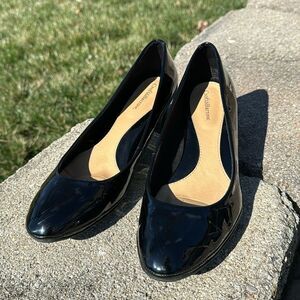 BLACK PATENT LEATHER~CROFT & BARROW~2” CLOSED TOE PUMPS~FEW SCUFFS~NICE HEELS~BR